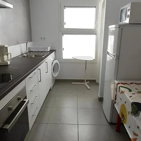 Moderno En Conil, Cerca De La Playa Y Servicios - Es-180-399
